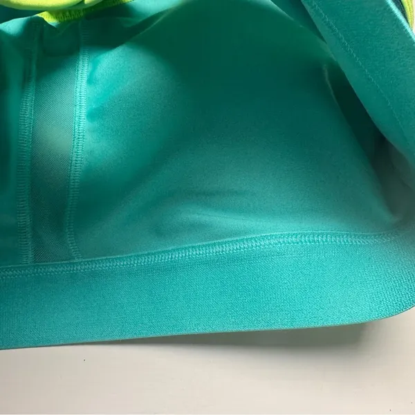 Under Armour Women's Sporty Athletic Workout Racerback Sports Bra Sz 1X NWT - Image 7