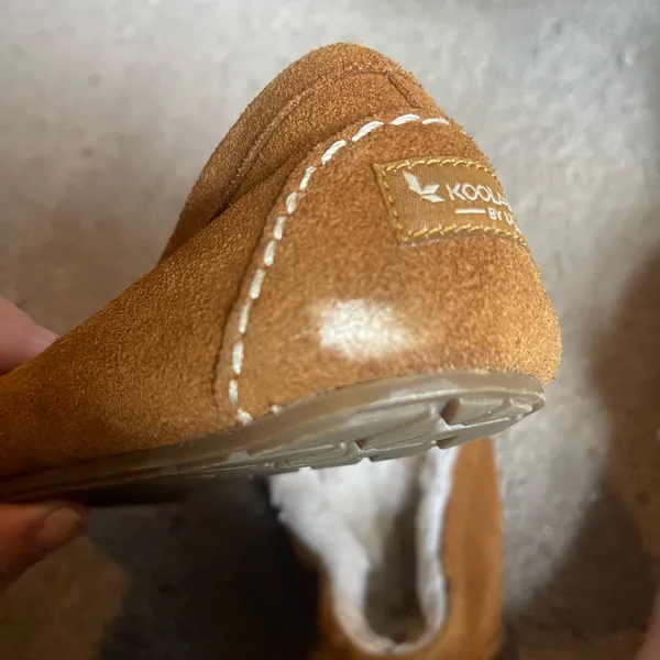 Brown Suede Koolabura Moccasin Slippers by Ugg • Sz 7 - Image 4