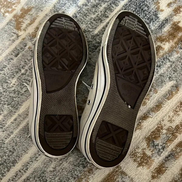 Converse Beige Low-Top Sneakers - Image 3
