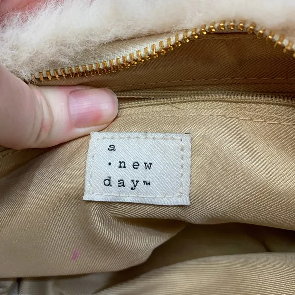 A New Day Purse Faux Fur Handbag Cream‎ Fuzzy Top Handle Bag Zipper Close Chic - Image 5
