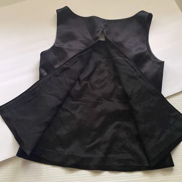 Vintage 90s Sioni Couture women’s silky black fitted sleeveless top, size 8 - Image 4