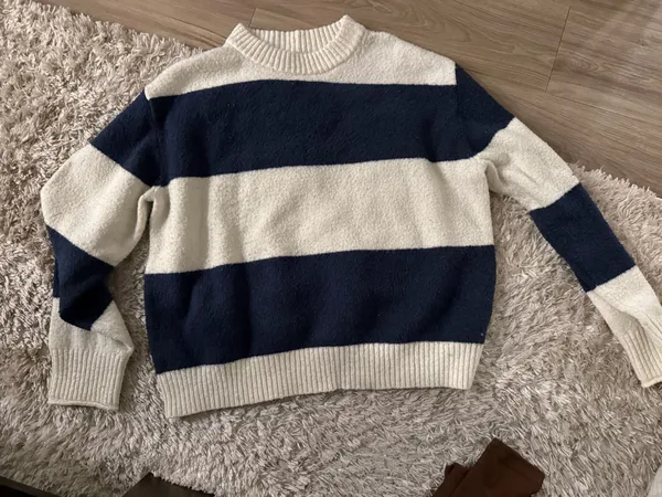American Eagle Outfitters Women’s Sweater - Image 2