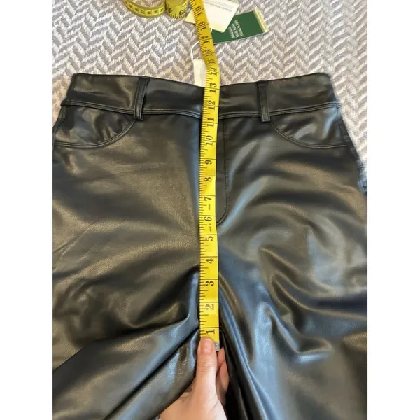 NWT Halara Black Faux Leather Full Length Leggings Pants Size Medium - Image 4