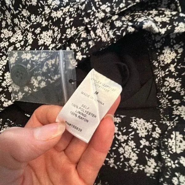 Vici women’s floaty shorts flowery black and white with the belt size medium new - Image 6