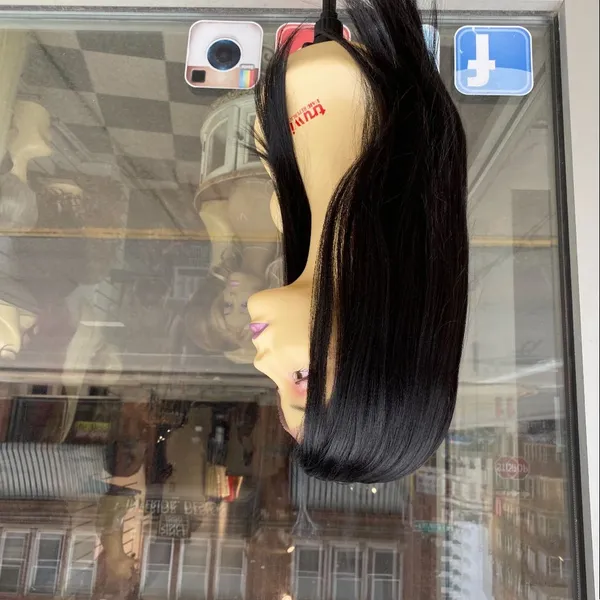 Black sidePart Lacefront wig - Image 3