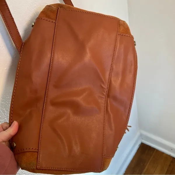 Shiraleah‎ Chicago Marlow Satchel Bag Vegan Suede Tan Rust Fringe Details Zip - Image 9