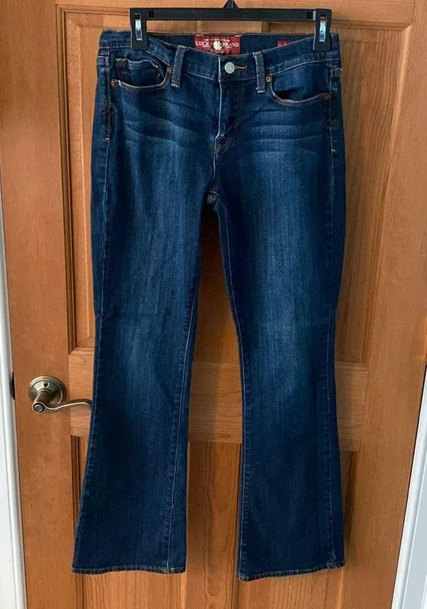 LUCKY BRAND Size 6/28 Distressed Denim Sofia Boot Cut Jeans NEW - Image 2