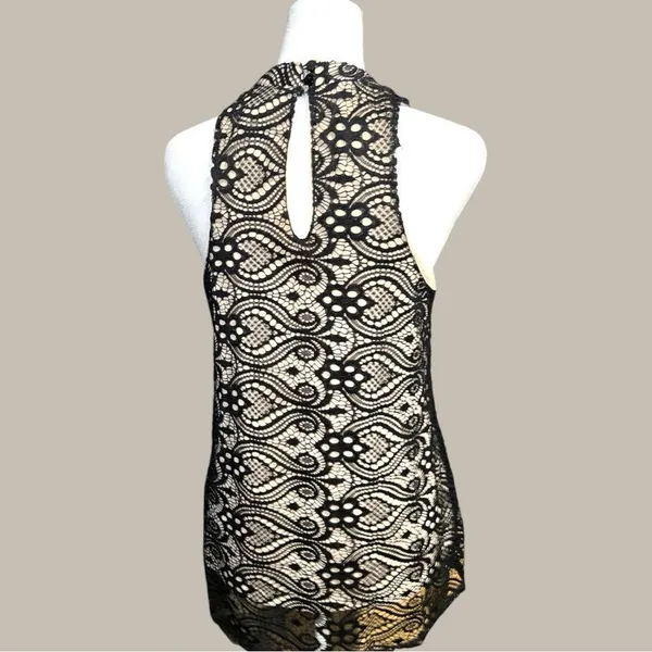 Rue 21 super cute sleeveless lace top with lace up design in front of! - Image 7