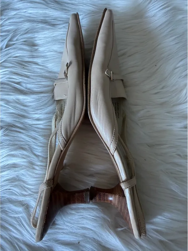 Anne Klein Beige Leather Slingback Heels Size 6.5M - Image 10