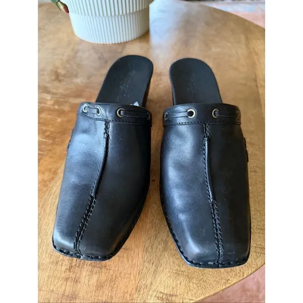 Timberland Women’s Black Leather Slip On Mules Size 7.5 Comfort Shoes - Image 11