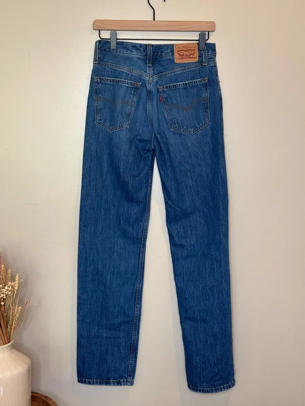 Levi’s Low Pro Straight Leg Distressed Jeans - Image 7