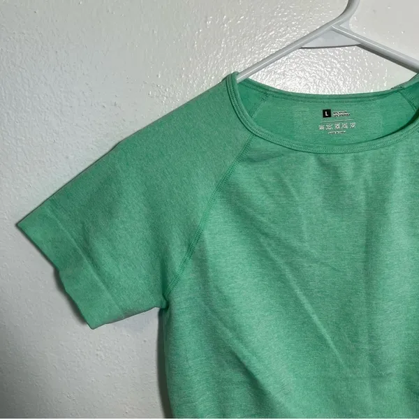 Women's Size Large Crew Neck Yoga Cropped Top Mint Green Short‎ Sleeve Stretchy - Image 4