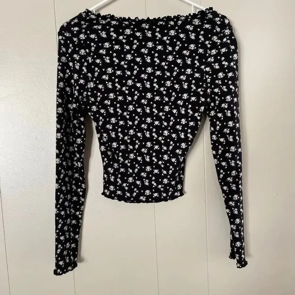 Francesca’s Floral Ribbed Button Front Top – Women’s Small Long Sleeve Stretchy - Image 4