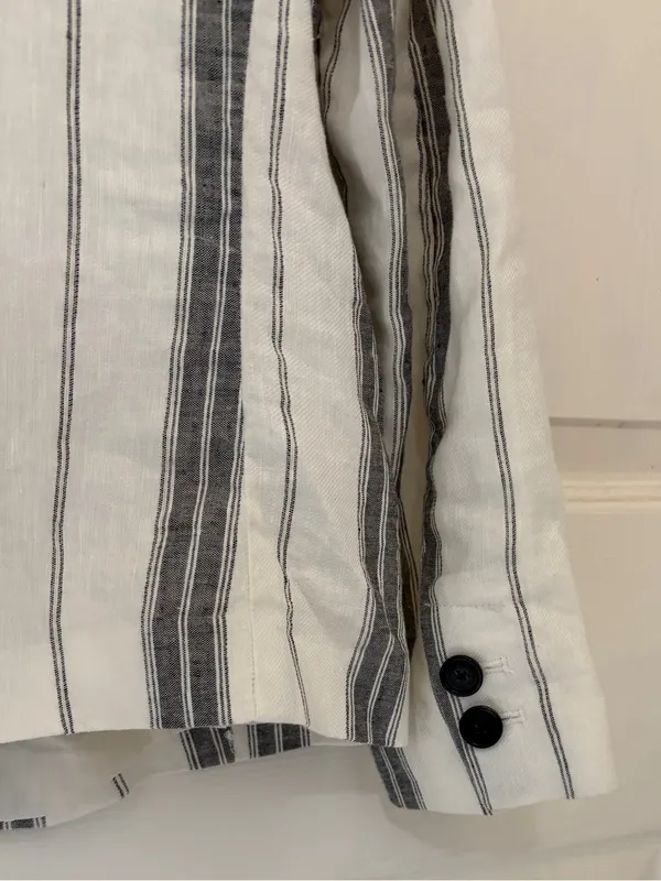 NWT!! Women’s Linen Blend Striped Blazer Jacket - Image 4