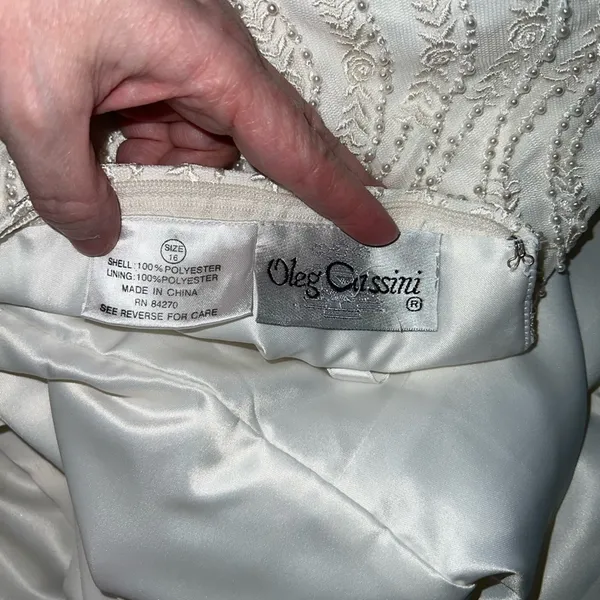 Stunning Vintage Y2K Oleg Cassini Wedding Gown! - Image 9