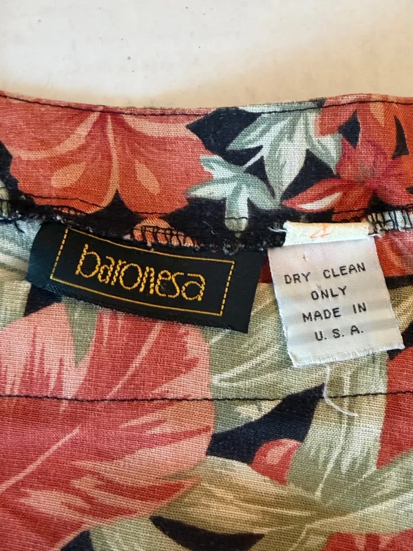 Vintage Baroness Button-Shoulder Tropical Floral Tunic - Black with Red & Green - Image 3