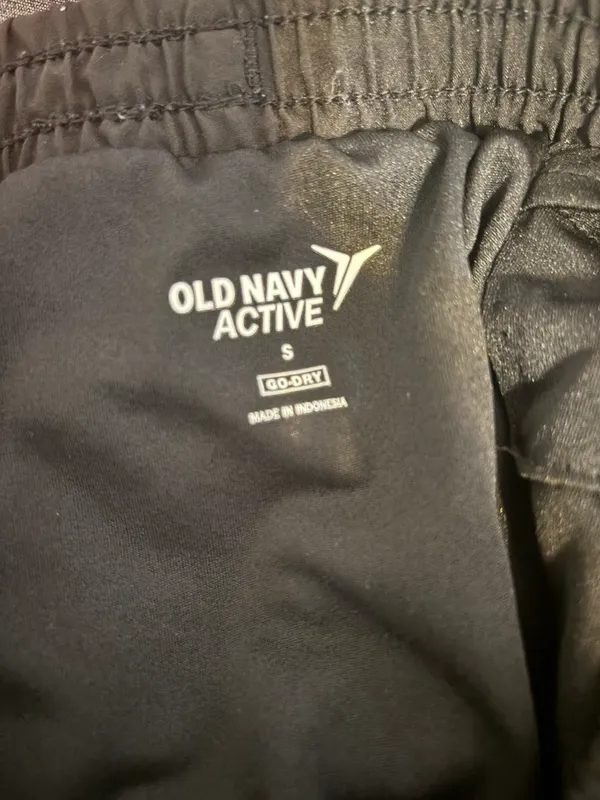 Old Navy black athletic shorts - Image 3