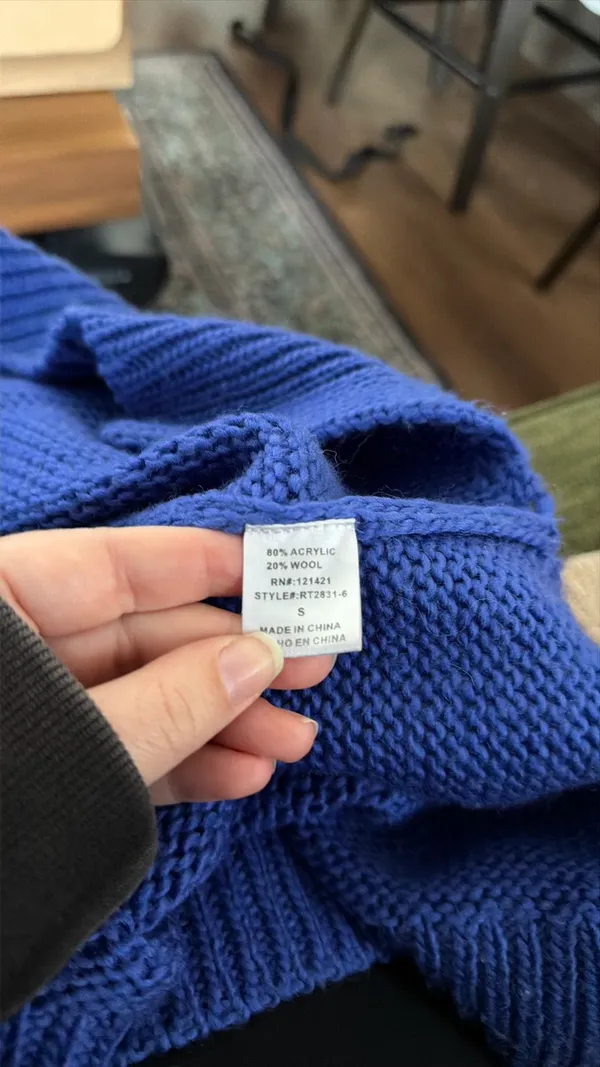 Cobalt blue knit sweater - Image 8