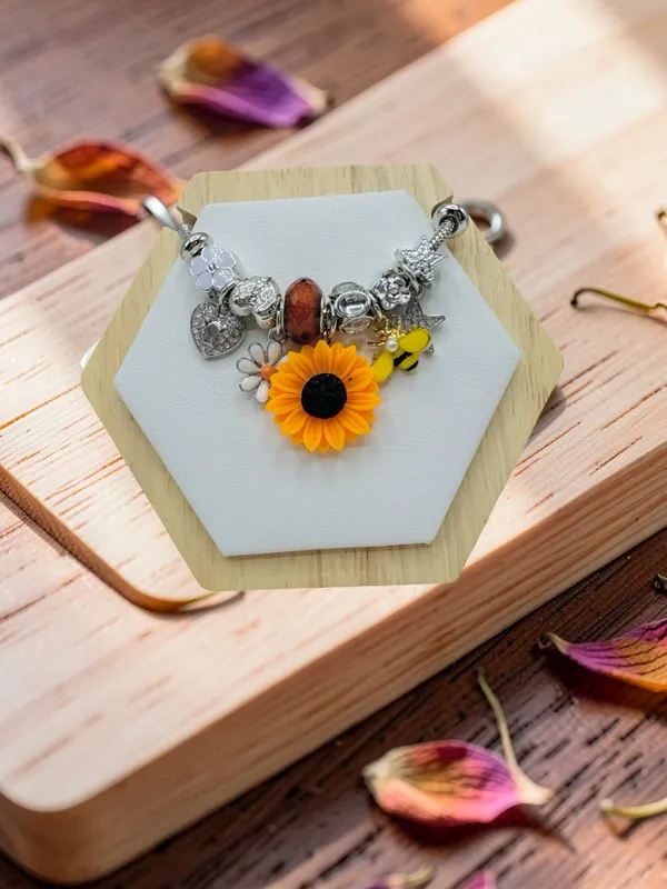 Sunflower & Bee Charm Bracelet – Silver Tone Floral Statement Bracelet - Image 3