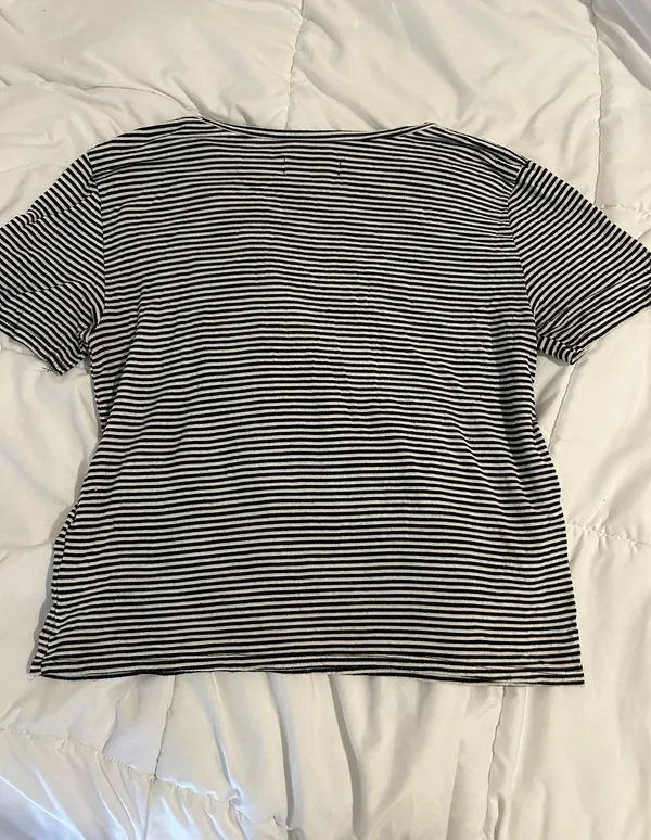 Abercrombie and Fitch Striped Black and White Top - Image 3