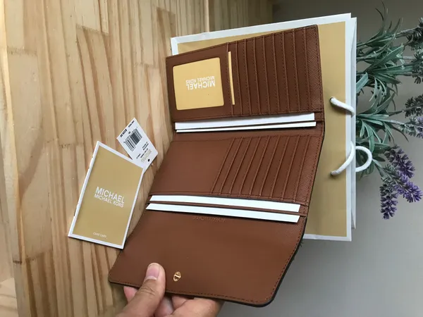 Michael Kors Wallet - Image 5