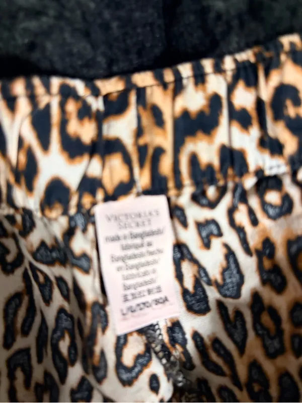 PINK Victoria's Secret Leopard Print Athletic Shorts in Tan and Black - Image 4