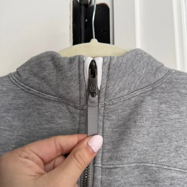 Lululemon gray hoodie pullover zip‎ back Light As Warmth Crew Heathered Grey - Image 4