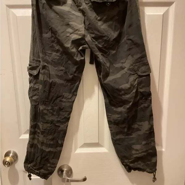 Women’s SANCTUARY cargo pants size 29 - Image 3