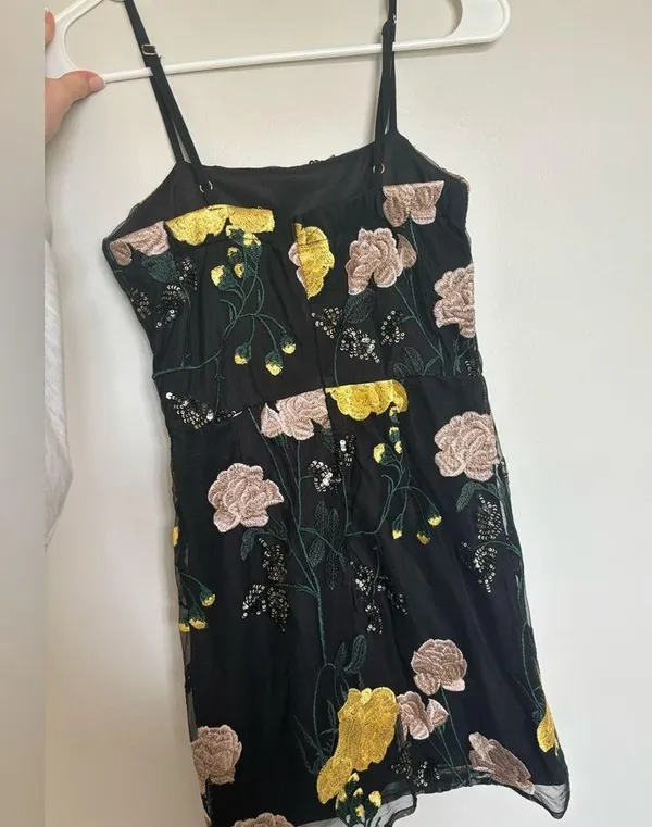 Lulu’s Rue Black Floral Embroidered Sequin Bodycon Mini Dress. Xs - Image 2
