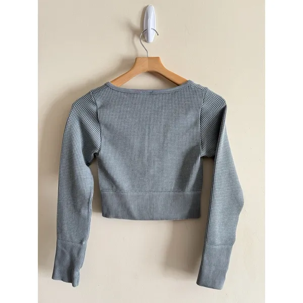 Aerie Offline Women S Green Main Squeeze Crop Thermal Henley Seamless Waffle‎ - Image 3