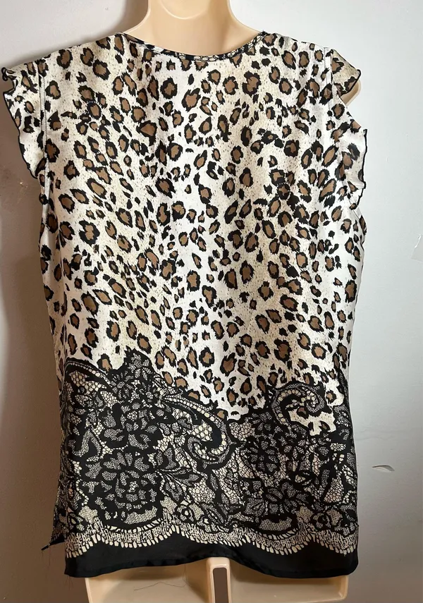 Women's stylish set -blouse and skirt.Size L. $30. - Image 4