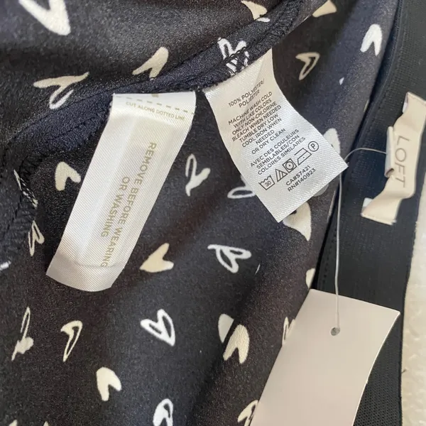 New with tags LOFT Black White Heart Print Skirt Size Medium - Image 5