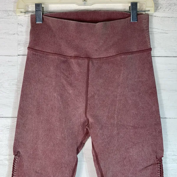 Offline By Aerie Size Medium Real Me Hi Rise 7/8 Leggings burgundy - Image 2