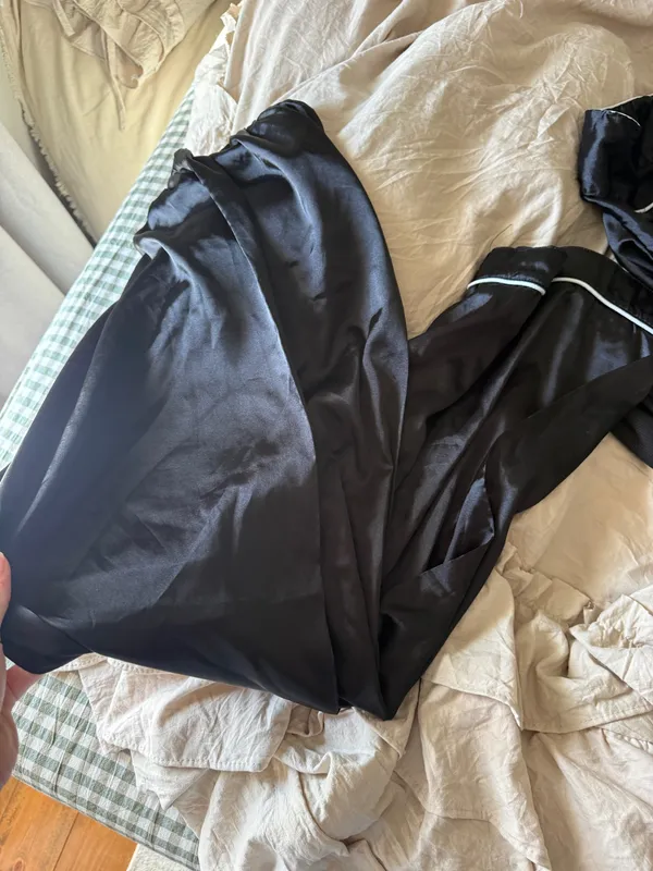 Silk Pajamas Amazon black  - Image 2