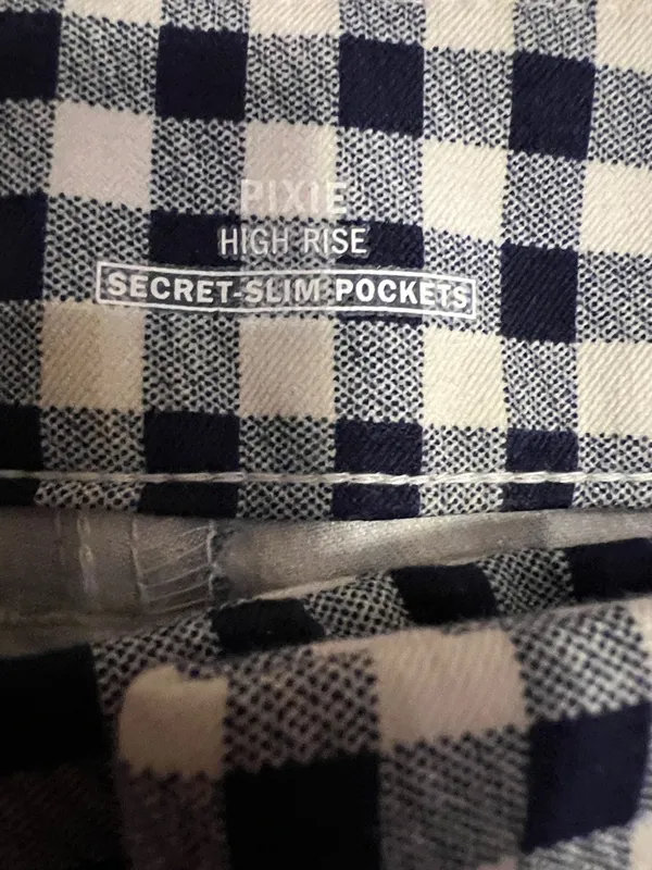 Old Navy High Waisted blue and white check pixie pants - Image 3