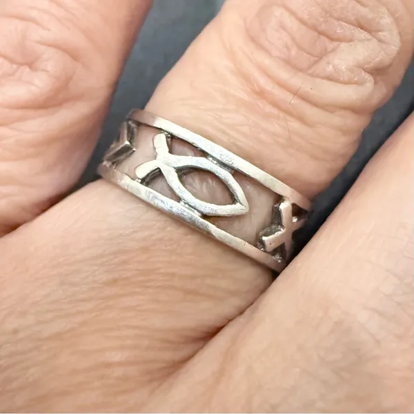 Vintage 925 Sterling Silver Ichthus Jesus Fish Eternity Band Ring Size 6.5 - Image 5