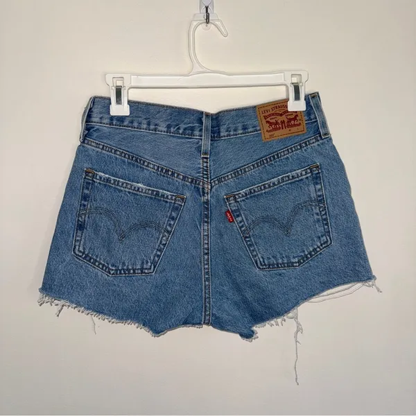 Levi's 501 Light Wash Distressed Denim Jean Shorts 27 - Image 4