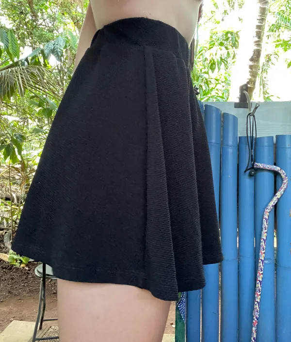 Simple Black Mini Skirt - Image 3