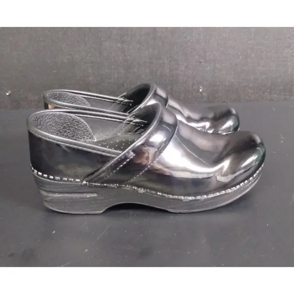 Dansko Women's Black Clogs SIze 37 SKU 2101 - Image 4
