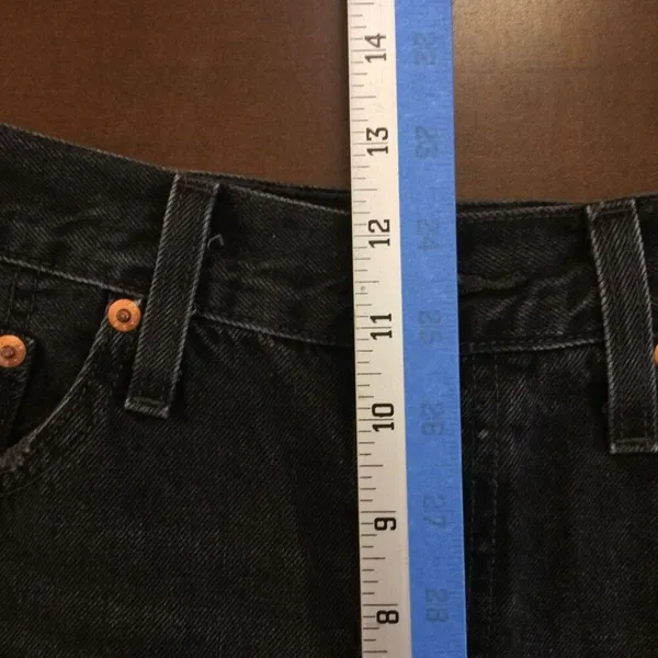 Levi’s 501 raw hem black buttonfly jean shorts 28 jorts - Image 4