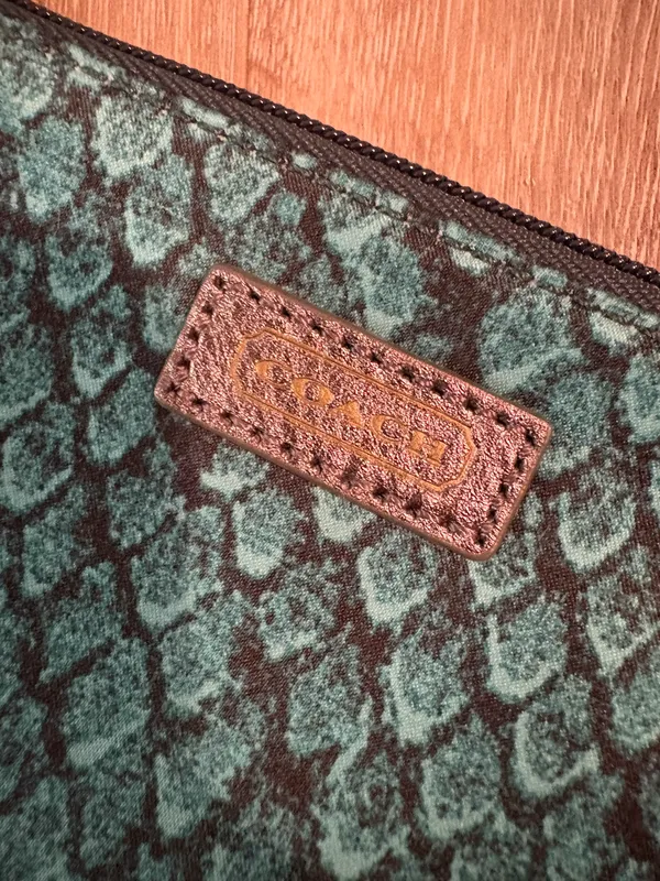 Emerald Snake Wristlet - Image 4