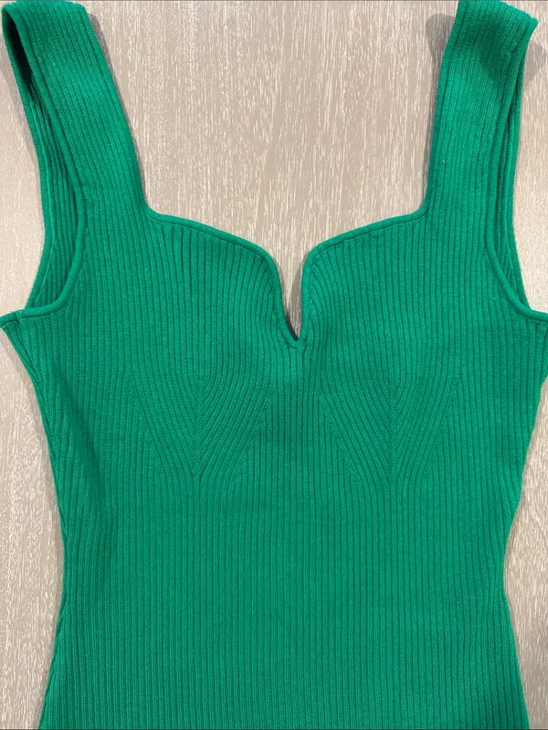 H&M Emerald Green Ribbed V-Notch Tank - Image 4