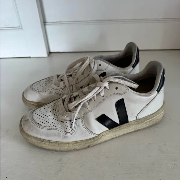Veja‎ women’s Campo sneakers size 39 (US8) - Image 2