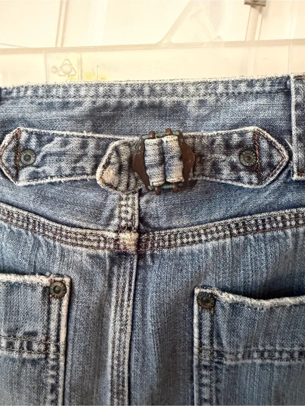 Vintage Abercrombie & Fitch Light Wash Distressed Denim Mini Skirt Size 6 - Image 9