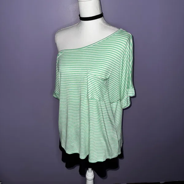 Boutique Green and White Off-the-Shoulder Top - Image 4
