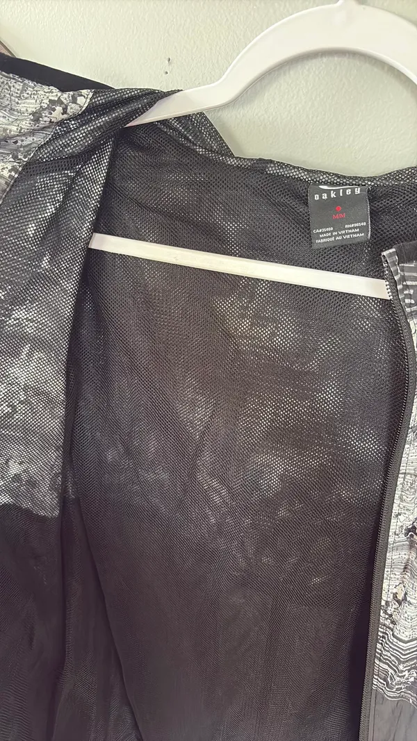 Oakley Windbreaker - Image 2