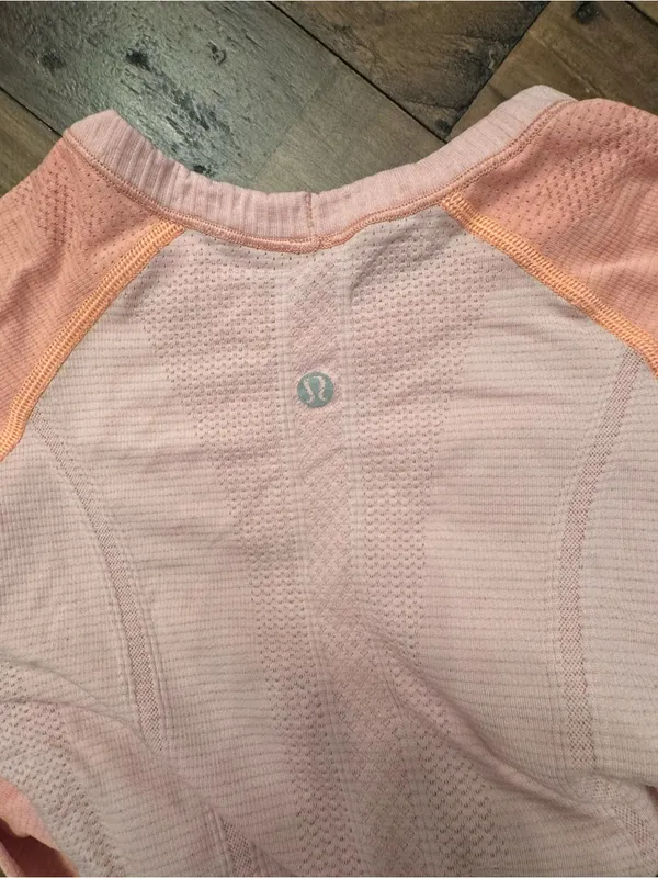 LULU🍋 Swiftly Tech Long-Sleeve Shirt - Image 3