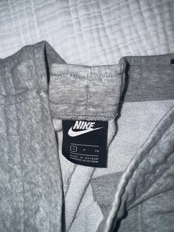 Nike Gray Sweatpants - Image 3