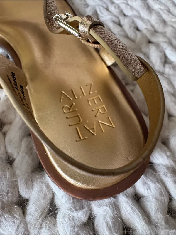 Naturalizer Gold Fifi Toe Loop Flat Sandal, size 7 - Image 8