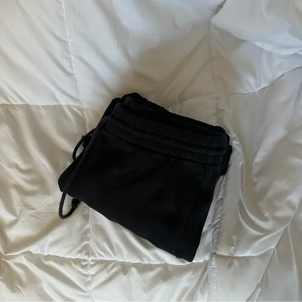 Aritzia cozy fleece black sweatpants - Image 2